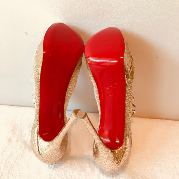 CHRISTIAN LOUBOUTIN*US 6.5**Gold Bow Heels*$1195 - Picture 8 of 8